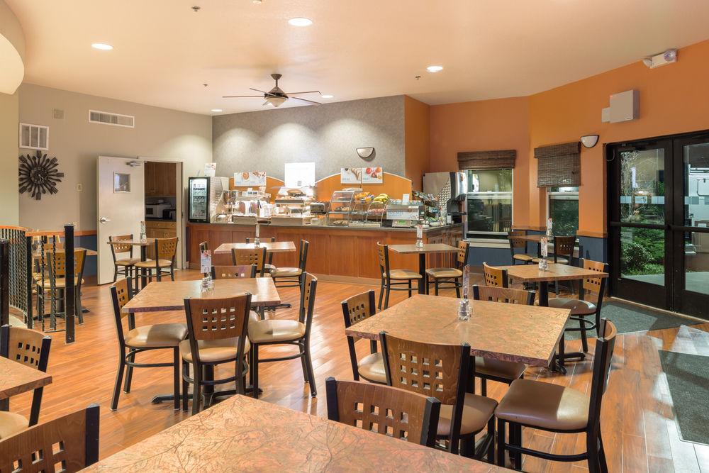 Holiday Inn Express Hotel & Suites Arcata/Eureka-Airport Area By Ihg McKinleyville Exterior foto