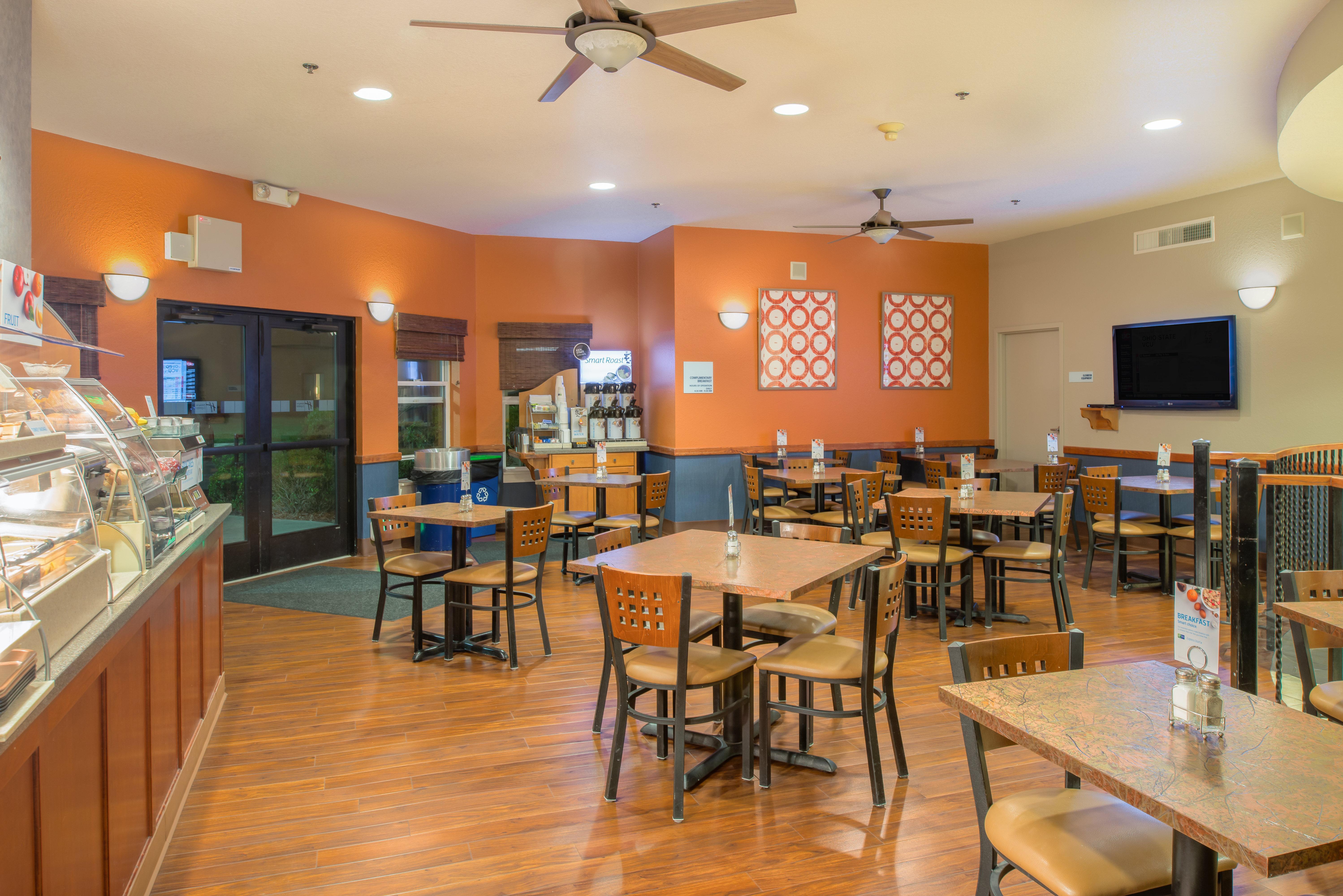Holiday Inn Express Hotel & Suites Arcata/Eureka-Airport Area By Ihg McKinleyville Exterior foto